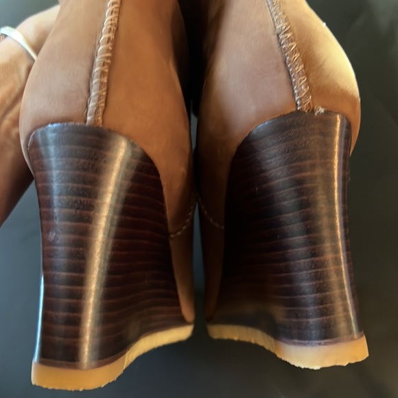 UGG fur lined wedge heel boots - Picture 2 of 10